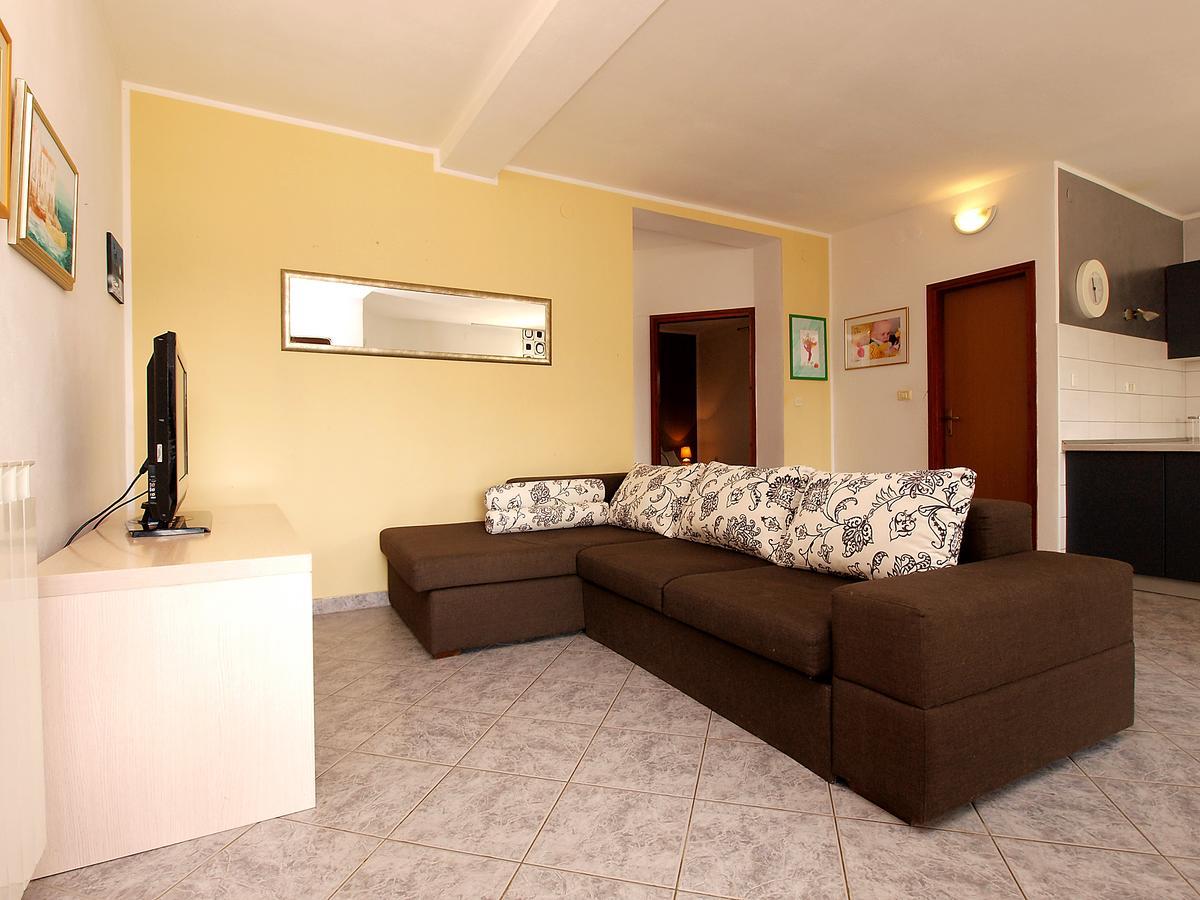 Apartments Dusanka 799 Фажана Екстер'єр фото