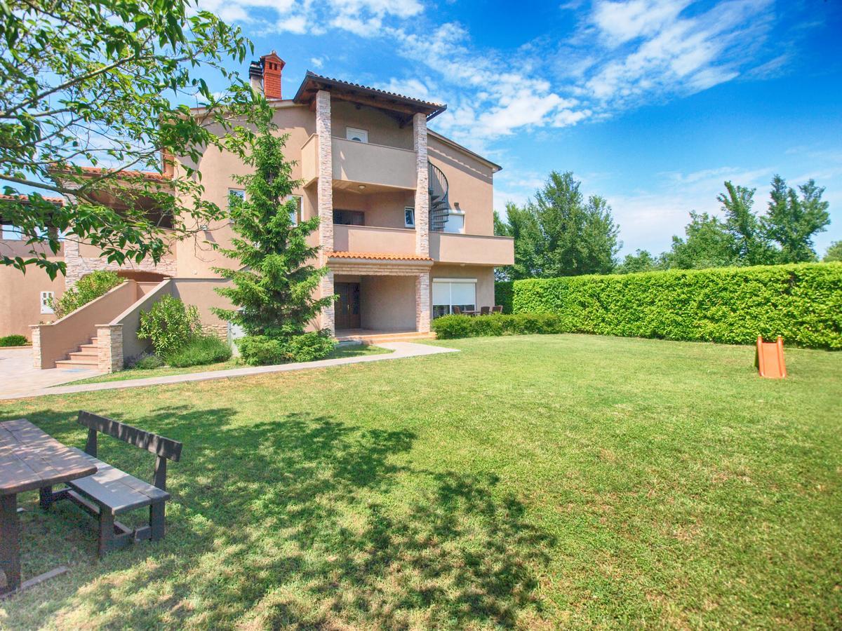 Apartments Dusanka 799 Фажана Екстер'єр фото
